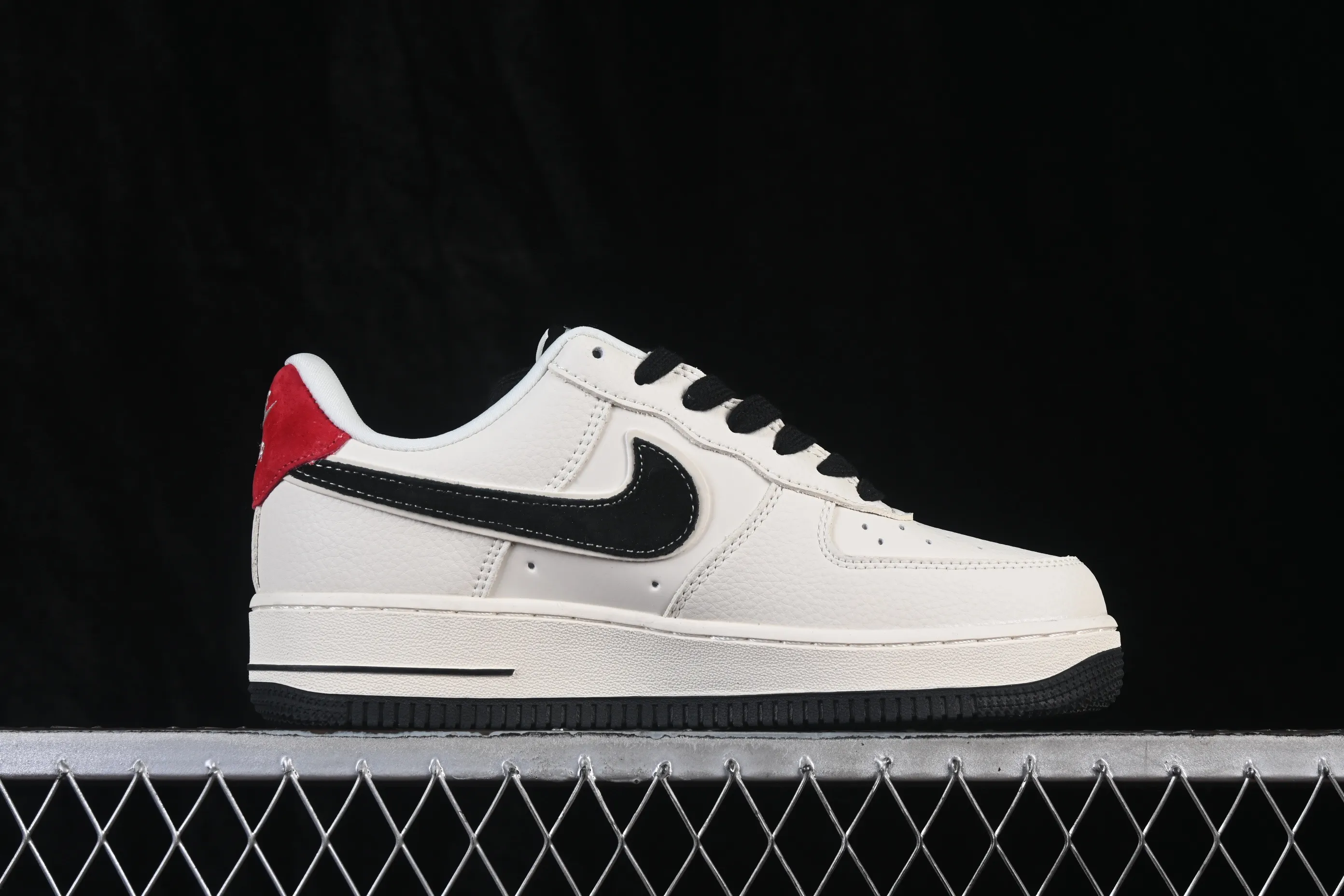 All categories Nk Air Force 1 Air Force series Nk Air Force 1 Low Air Force low-top Nike Air Force 1'07 Low Retro beige black red Air Force 1 low-top casual sneakers DD1982-324